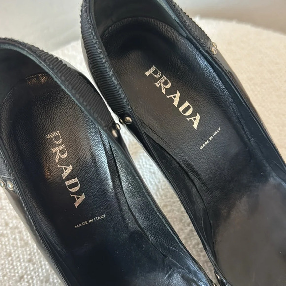 Vintage Prada Pointed Toe Metal Bow Heels Size 38 - Picture 7 of 9